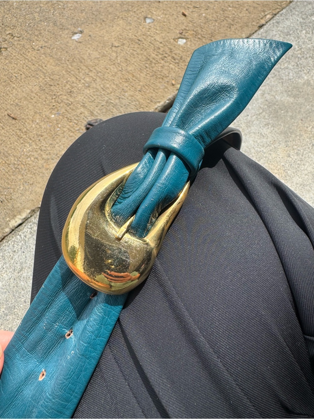 Vintage Teal Leather Belt with Gold Sculptural Buckle 80s 90s - Picture 16 of 16